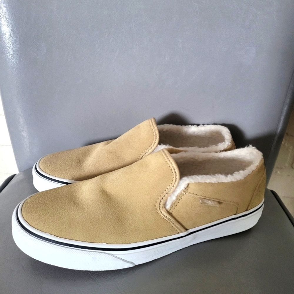 Brand new Vans Asher Slip-On Sneaker Beige - Women's size 9.5